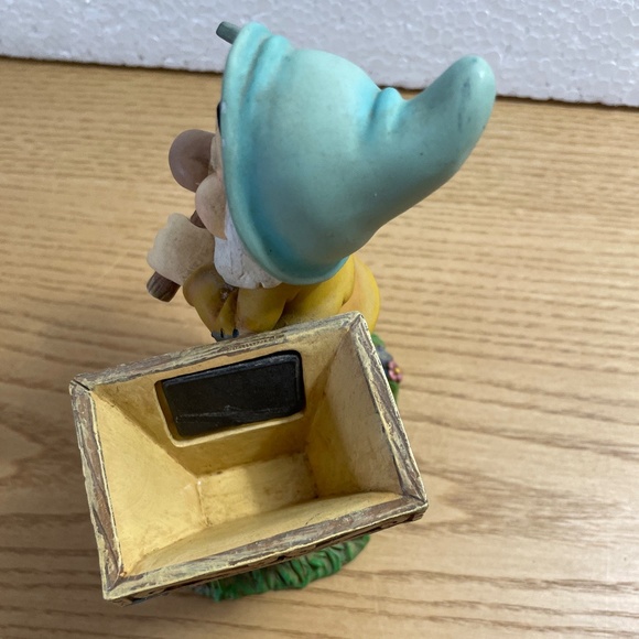 Snow White & the 7 Dwarfs Desk Set Bashful Paperclip Holder Disney Retired 1999 - Picture 5 of 12